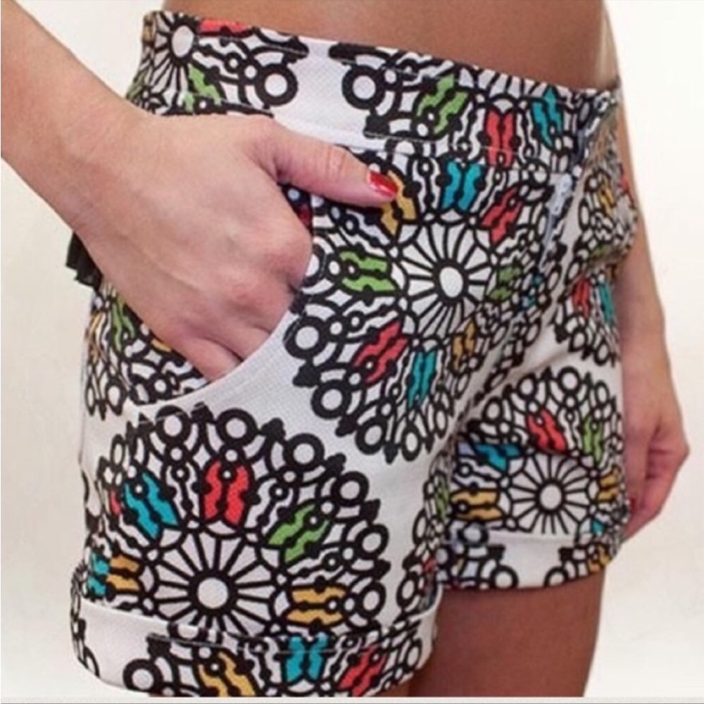 🌺 Judith March Colorful Geometric Shorts